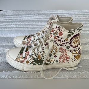 Gently worn Converse floral hi tops women size 8